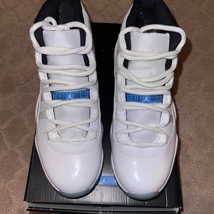 Air Jordan 11 Retro Legend Blue